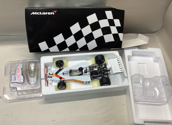 MNC530731831 - Minichamps 1/18 McLaren Ford M23 Yardley German GP 1973