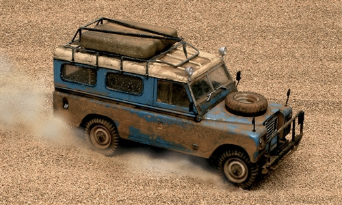 ITA3697 - Italeri - 1/24 LWB 4-wheel Drive 'Land Rover' (Discontinued)