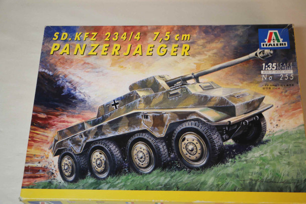 ITA255 - Italeri - 1/35 SD.KFZ 234/4 7.5 cm Panzerjaeger (Discontinued)