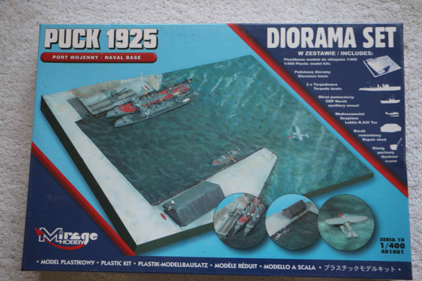 MIR401001 - Mirage Hobby 1/400 Port Wojenny Naval Base