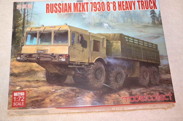 MCL72165 - Model Collect - 1/72 MZKT 7930 8x8 heavy truck
