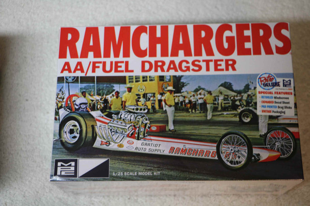 MPC940 - MPC - 1/25 Ramchargers AA/Fuel Dragster
