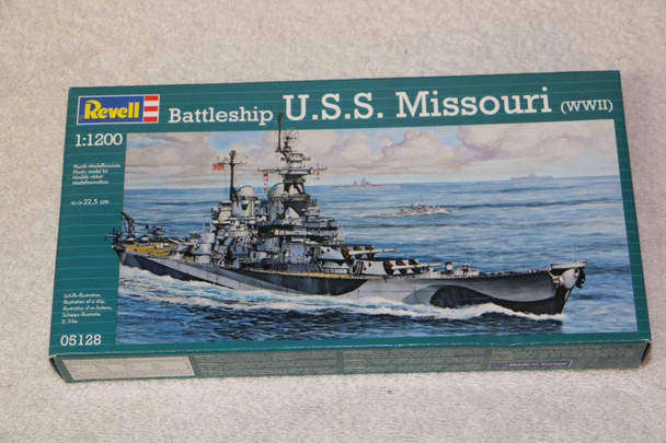 RAG05128 - Revell - 1/1200 BattleShip U.S.S. Missouri (WWII) (Discontinued)