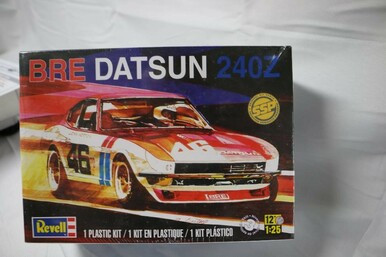 REV1422 - Revell 1/25 Bre Datsun 240Z - WWWEB10101046