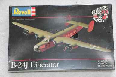 RMX1048 - Revell 1/144 B-24j Liberator - WWWEB10102006
