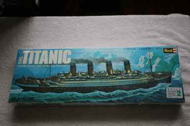 RMXH-445 - Revell 1/570 RMS Titanic - WWWEB10102308