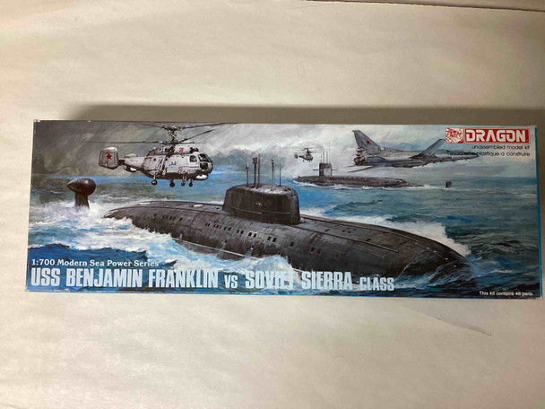 DRA7006 - Dragon 1/700 USS Benjamin Franklin vs Soviet Sierra Class - WWWEB10102473