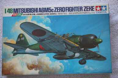 TAM61027 - Tamiya 1/48 A6M5c Type 52 Zero - WWWEB10102570