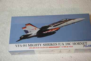 FUJ722566 - Fujimi 1/72 F/A-18C Hornet VFA-94 Mighty Shrikes - WWWEB10103871