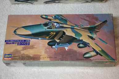 HAS712 - Hasegawa 1/72 Mig-27 Flogger-D - WWWEB10104453