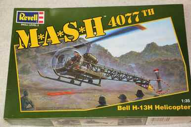 REV4334 - Revell 1/35 M.A.S.H. 4077th Bell H-13H Helicopter - WWWEB10104792