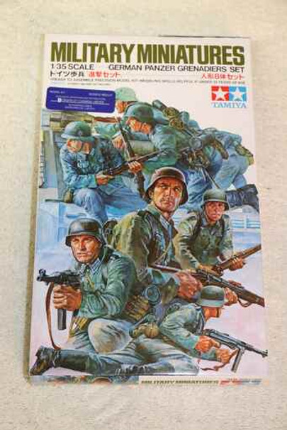 TAM35061 - Tamiya 1/35 German Panzer Grenadiers - WWWEB10105060