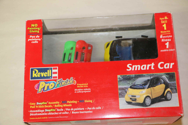 RMX1347 - Revell 1/24 Smart Car - Pro-finish WWWEB10106009
