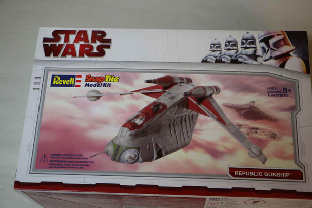 RMX1865 - Revell Republic Gunship - Pre-coloured SnapTite WWWEB10106022