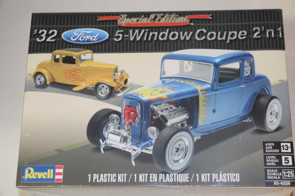 RMX85-4228 - Revell 1/25 1932 Ford 5-Window Coupe WWNEW101065