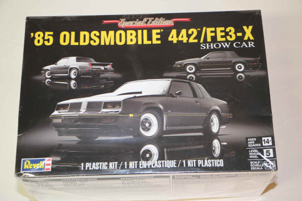 RMX85-4446 - Revell 1/25 1985 Oldsmobile 442/FE3-X Show Car WWWEB10106619