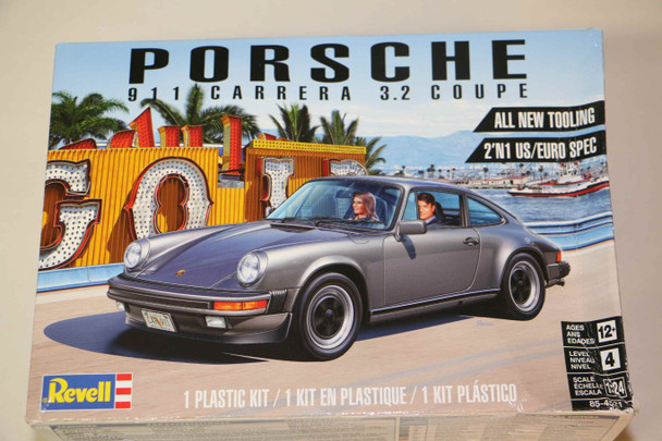 RMX85-4521 - Revell 1/24 Porsche 911 Carrera 3.2 Coupe