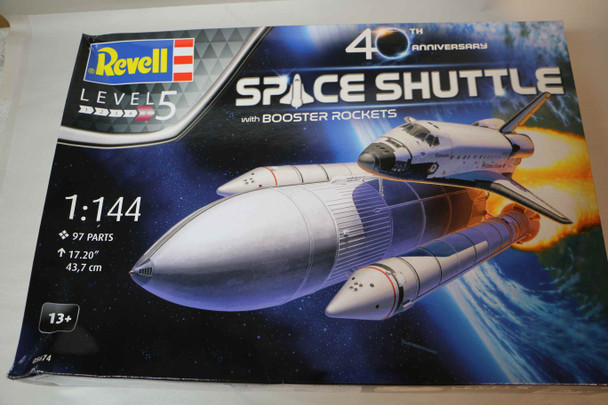 RAG05674 - Revell - 1/144 Space Shuttle w/Booster Rockets WWNEW10107109 (Discontinued)