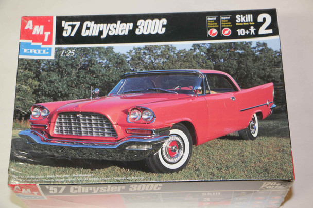 AMT30046 - AMT 1/25 Chrysler 300C 1957 - WWWEB10107477