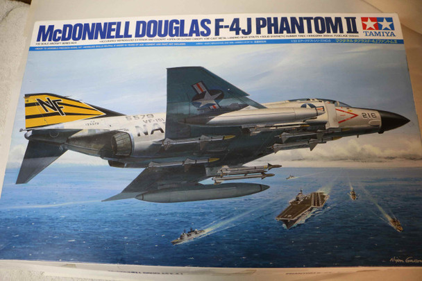 TAM60306 - Tamiya 1/32 F-4J Phantom USN - WWHP112659