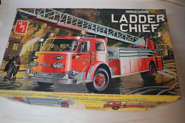 AMTT511 - AMT 1/25 Ladder Chief Firetruck - WWWEB10108669