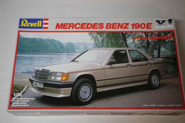 RMX7266 - Revell 1/24 Mercedes Benz 190E