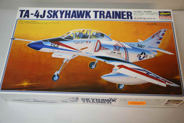 HAS08121 - Hasegawa 1/32 Skyhawk Trainer TA-4J - WWWEB10112389