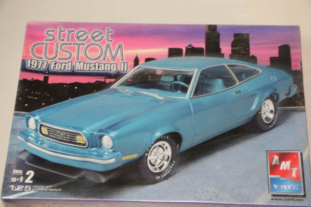 AMT38276 - AMT 1/25 1977 Ford Mustang II WWWEB10112510