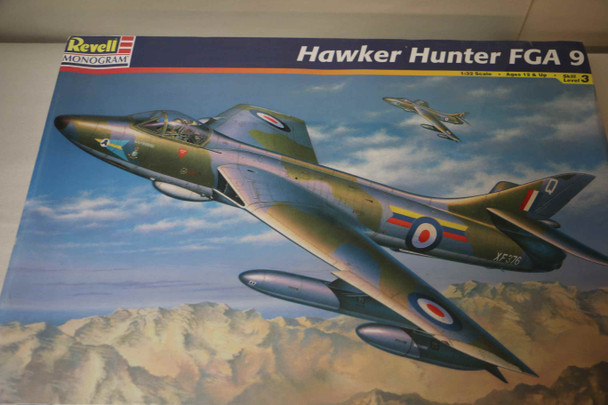 RMO85-4670 - Revell Mon 1/32 Hawker Hunter FGA 9 - WWWEB10112653