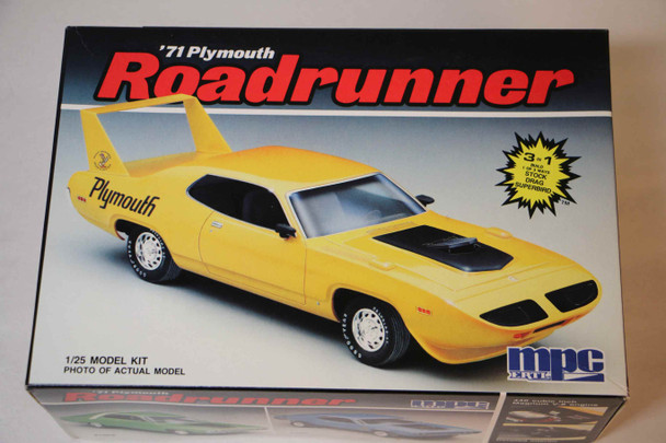 MPC6282 - MPC 1/25 1971 Plymouth Roadrunner - WWWEB10114877