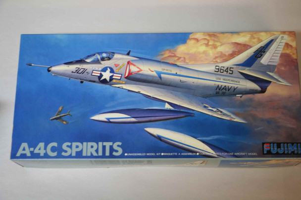 FUJ25026 - Fujimi 1/72 A-4C Spirits (F-26)