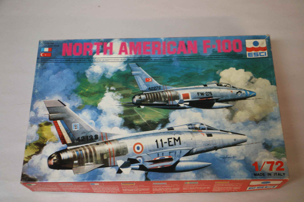 ESC9042 - Esci 1/72  North American F-100  PREOWNED119130