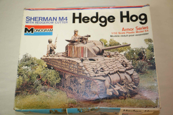 MON4201 - Monogram 1/32 Armor Series Sherman M4 Hedge Hog with Hedgerow Cutter  WWHP112057