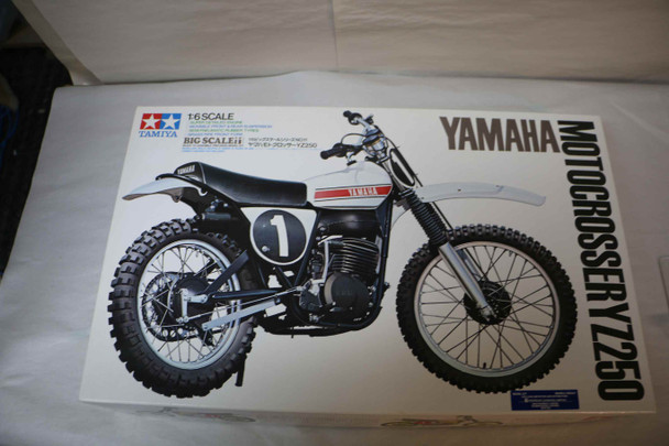 TAM16011 - Tamiya 1/6  Yamaha Motocrosser YZ250 WWHP112287