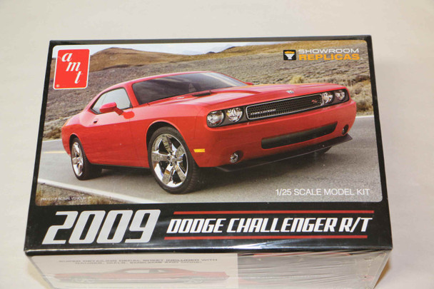 AMT616 - AMT 1/25 2009 Dodge Challenger R/T WWHP112478