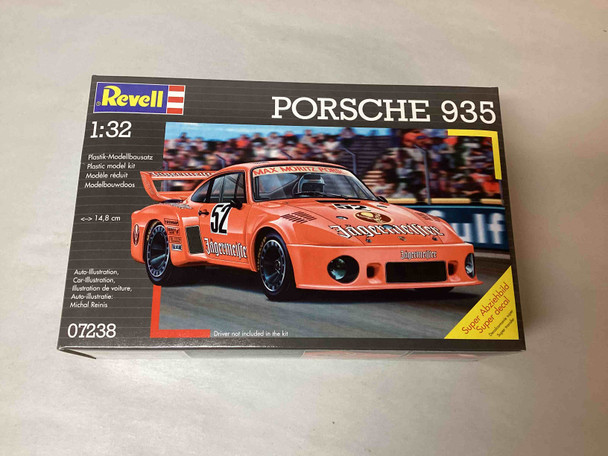 RAG07238 - Revell - 1/32 Porsche 935 - WWHP111067
