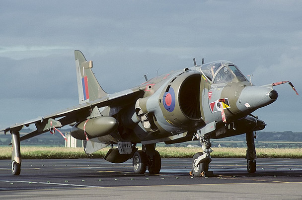 Revell 1/32 Hawker Siddeley Harrier GR.1/GR.3