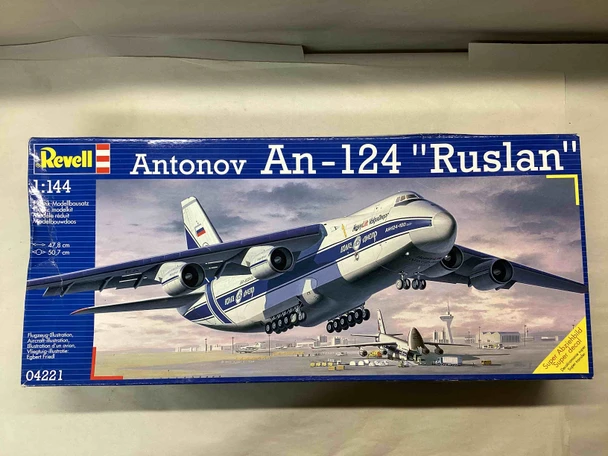 RAG04221 - Revell 1/144 Antonov An-124 Ruslan - WWHP113340