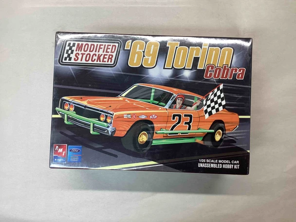 AMT21691 - AMT 1/25 1969 Ford Torino Cobra Modified Stocker - WWHP113408