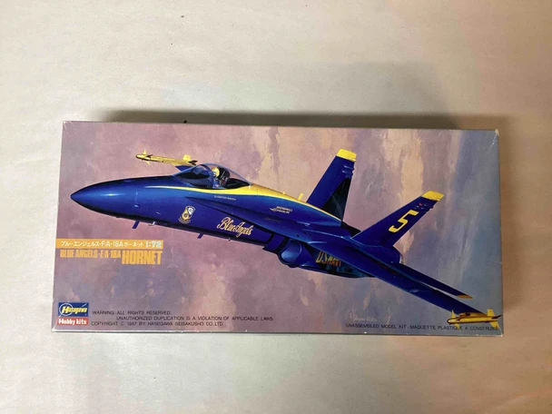 HAS812 - Hasegawa 1/72 Blue Angels F/A-18A Hornet - WWHP113563