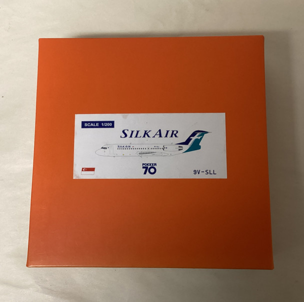 JCWEW2F70001 - JC Wings 1/200 SilkAir Fokker 70