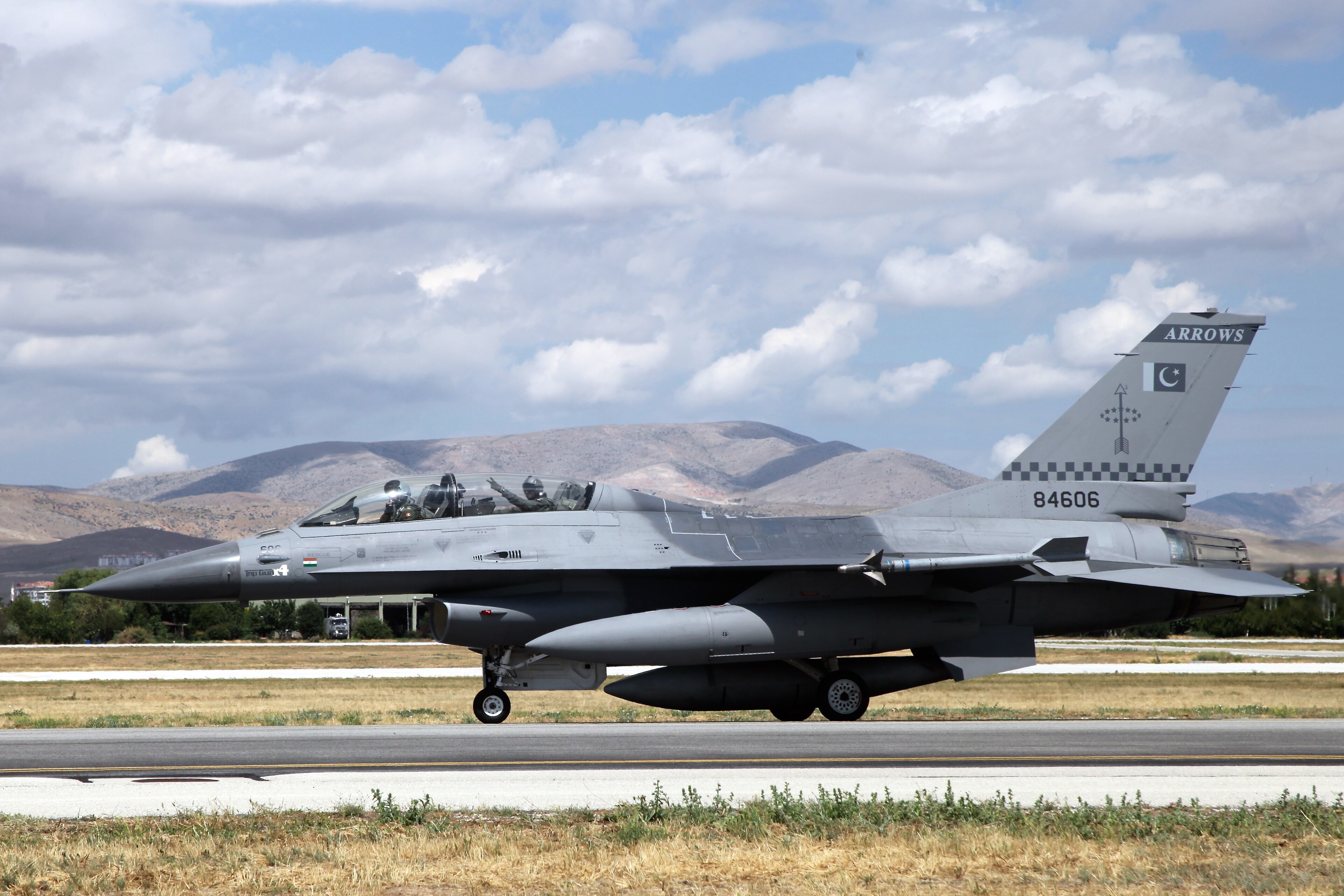 Reference photo - Pakistan Air Force F-16 that inspired the build