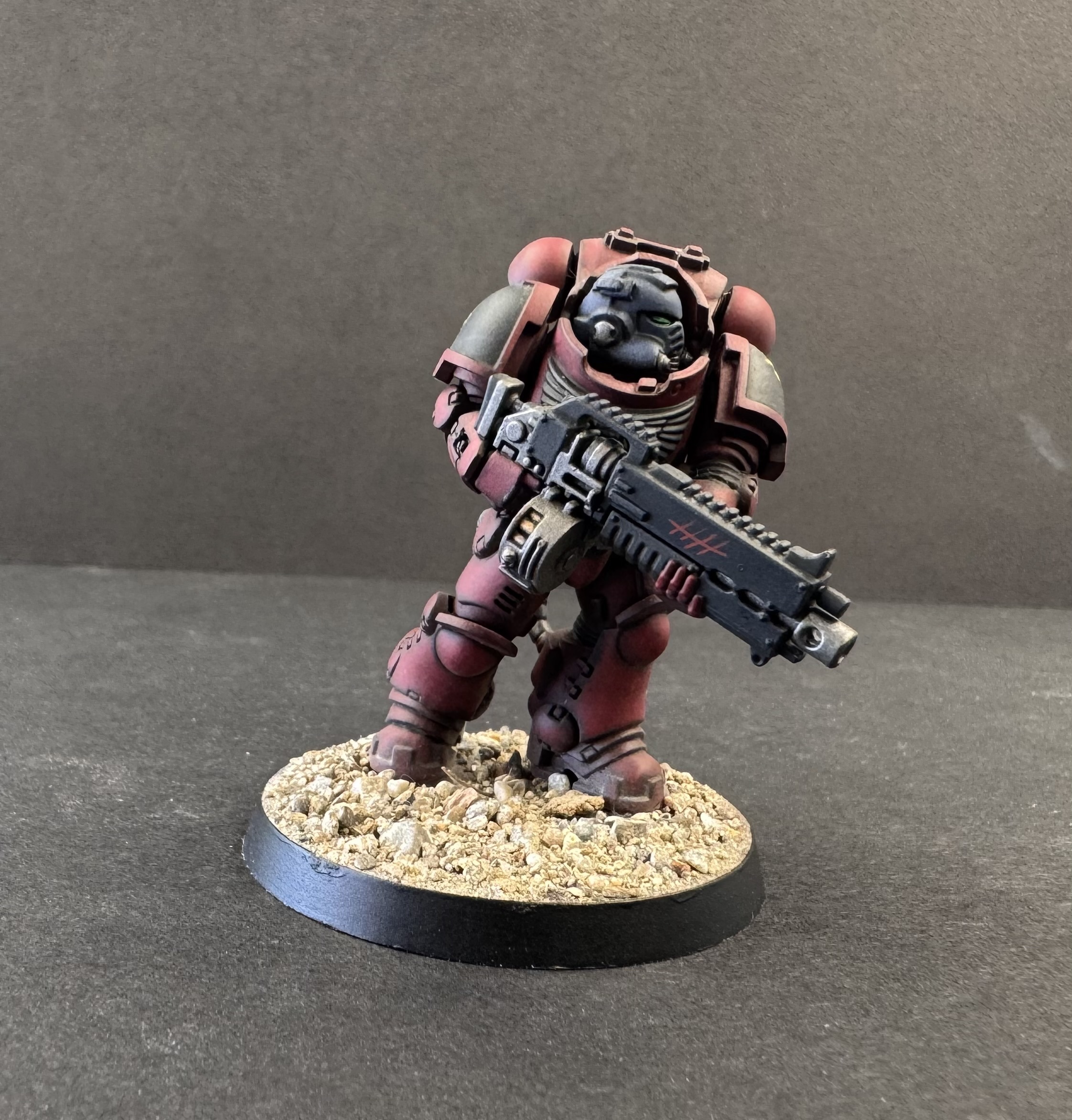 Kyle's Grim Dark Blood Angels Heavy Intercessor - side profile gun side