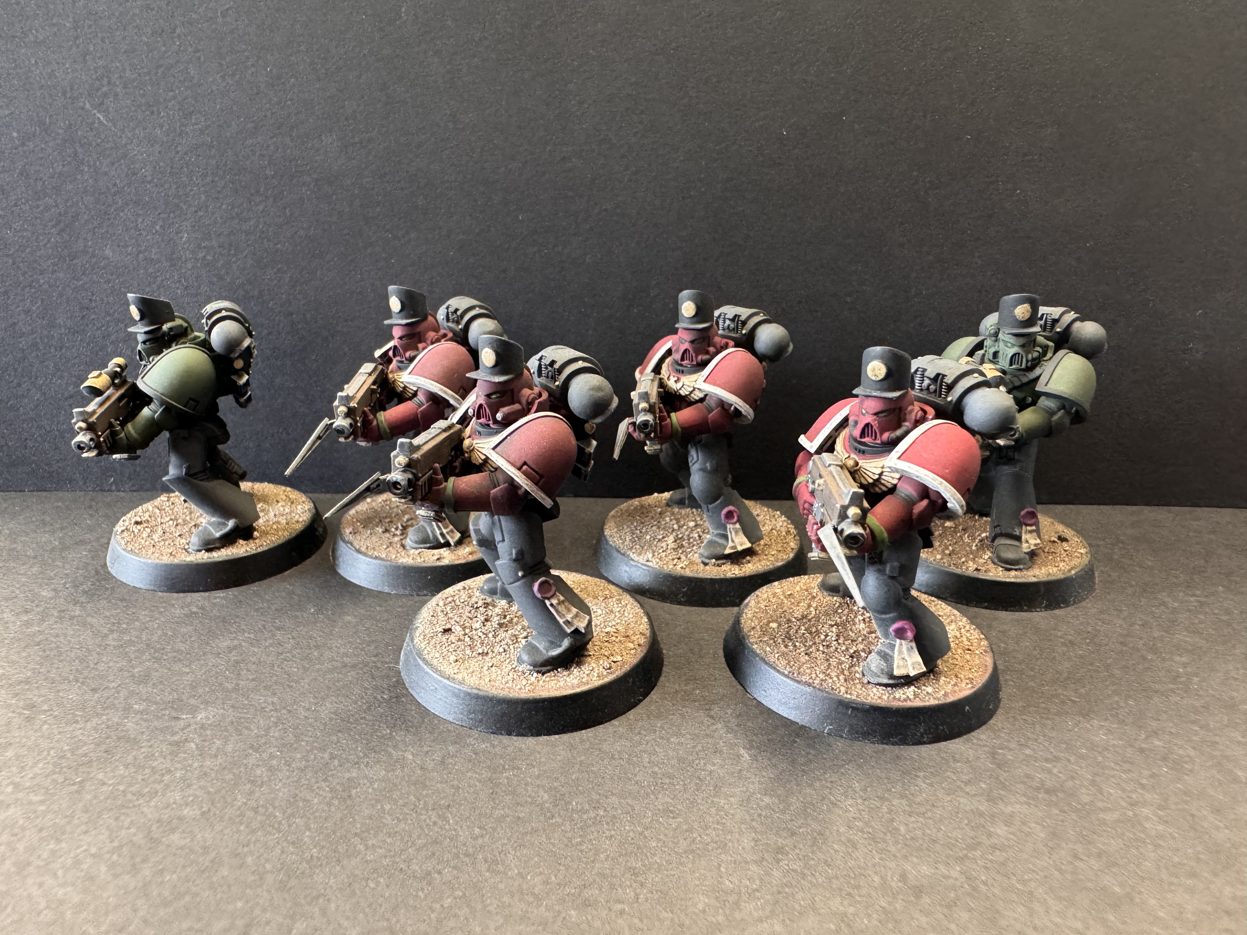 Three-quarter left - red coats and supporting riflemen