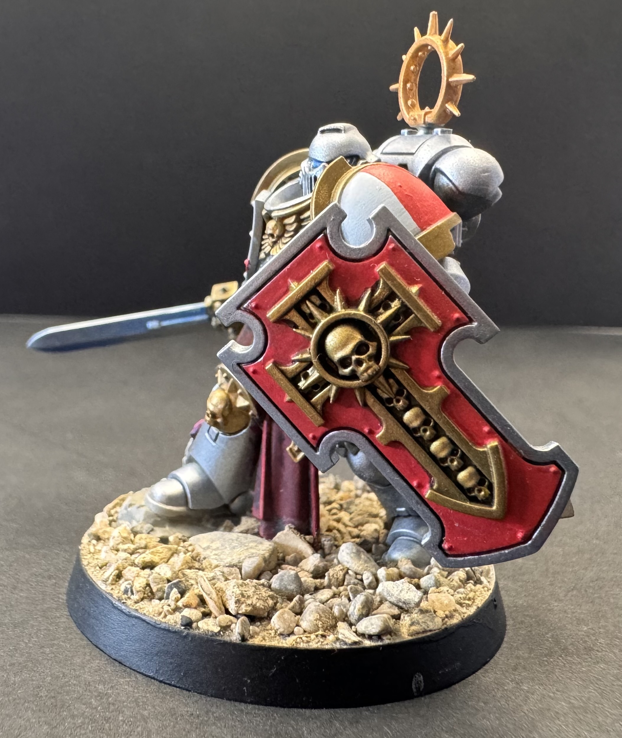 Three-quarter front left - shield close-up
