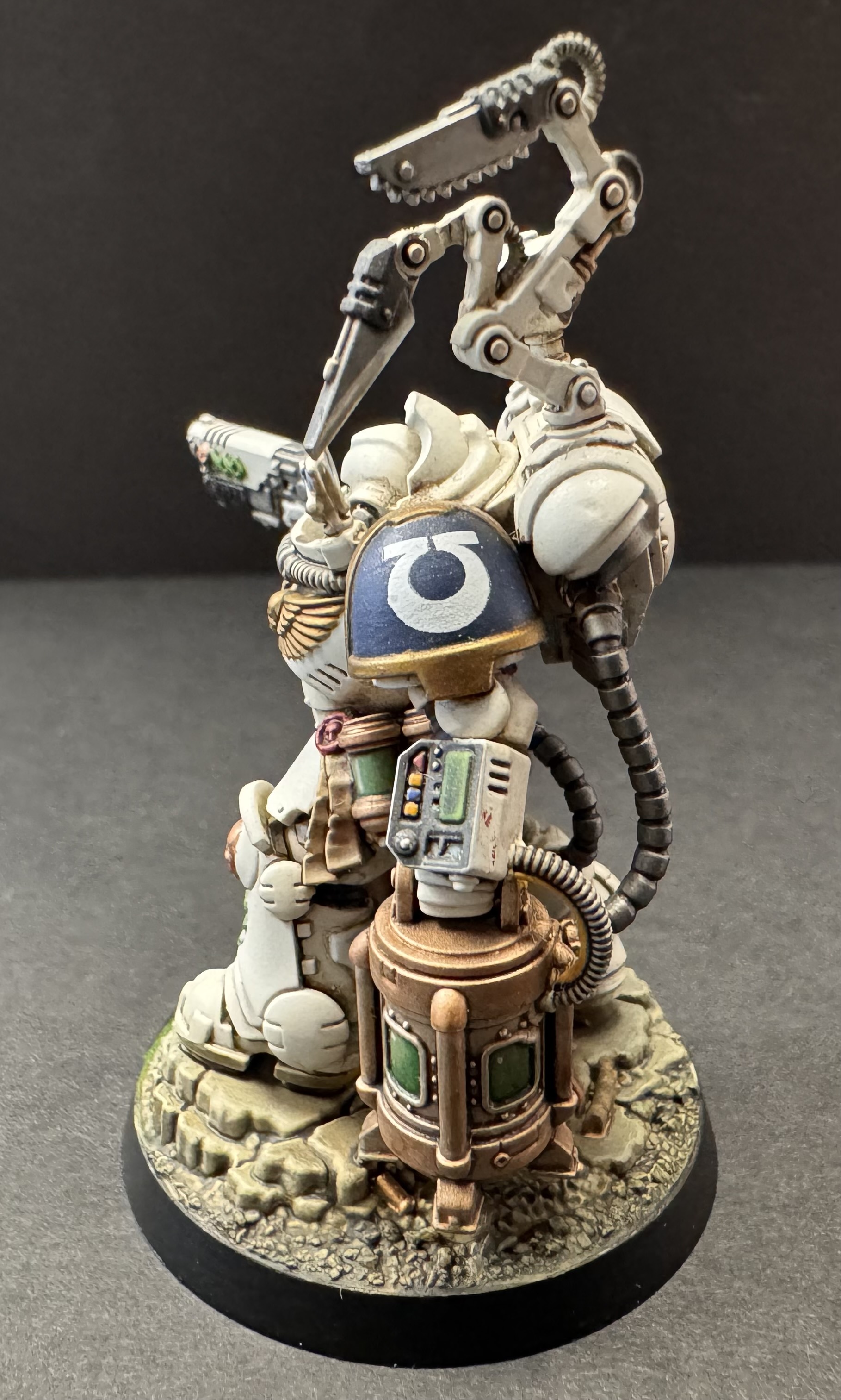 Side profile left - canister, forearm electronics and Ultramarine shoulder decal
