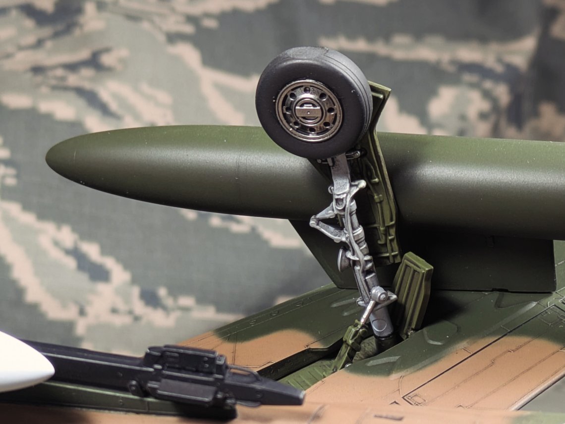 F-105G landing gear close-up