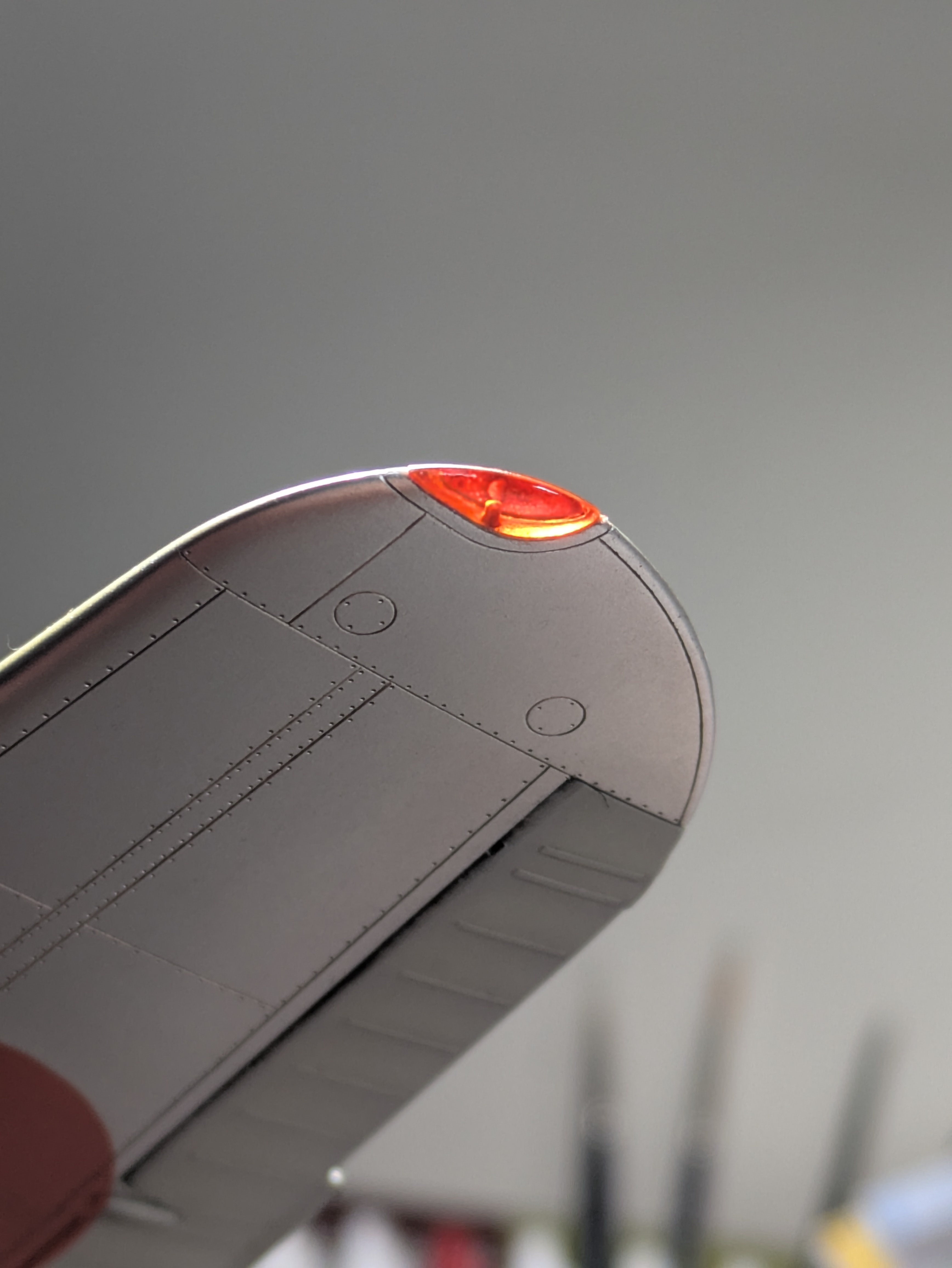 Underside red wing tip light