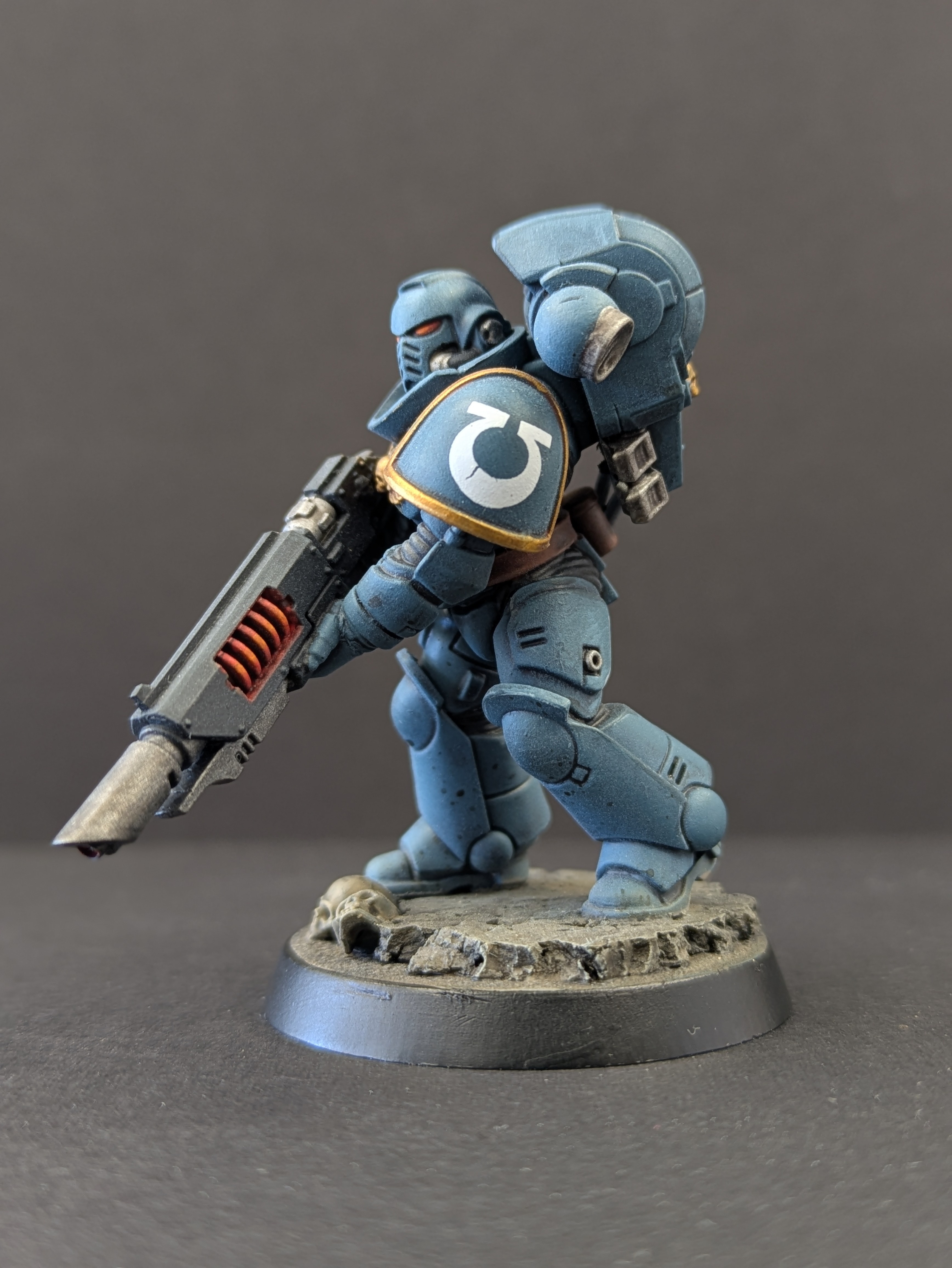 Side profile - Ultramarine decal shoulder