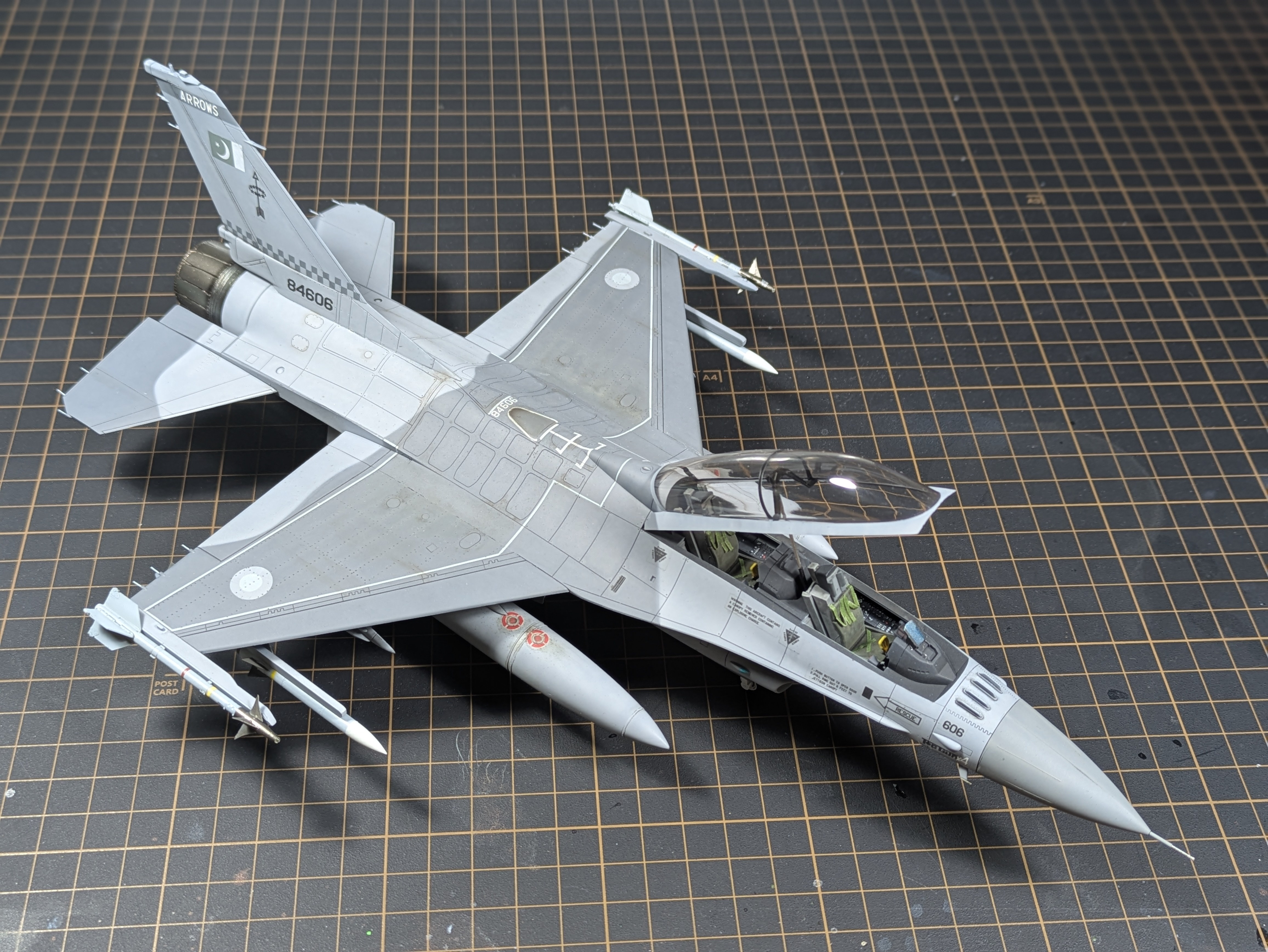 Completed 1/48 F-16 three-quarter view right